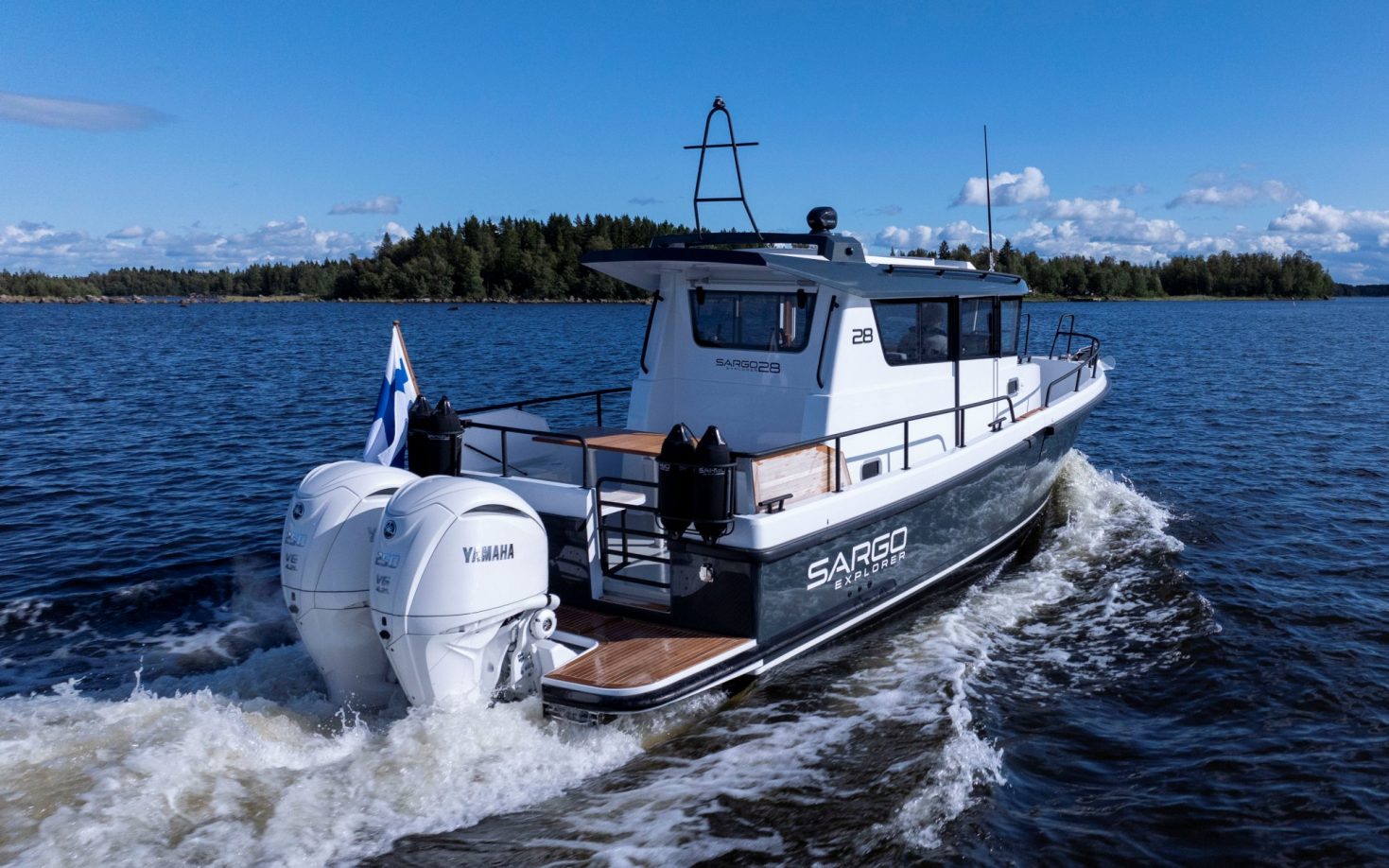 SARGO 28 mit Außenbordern